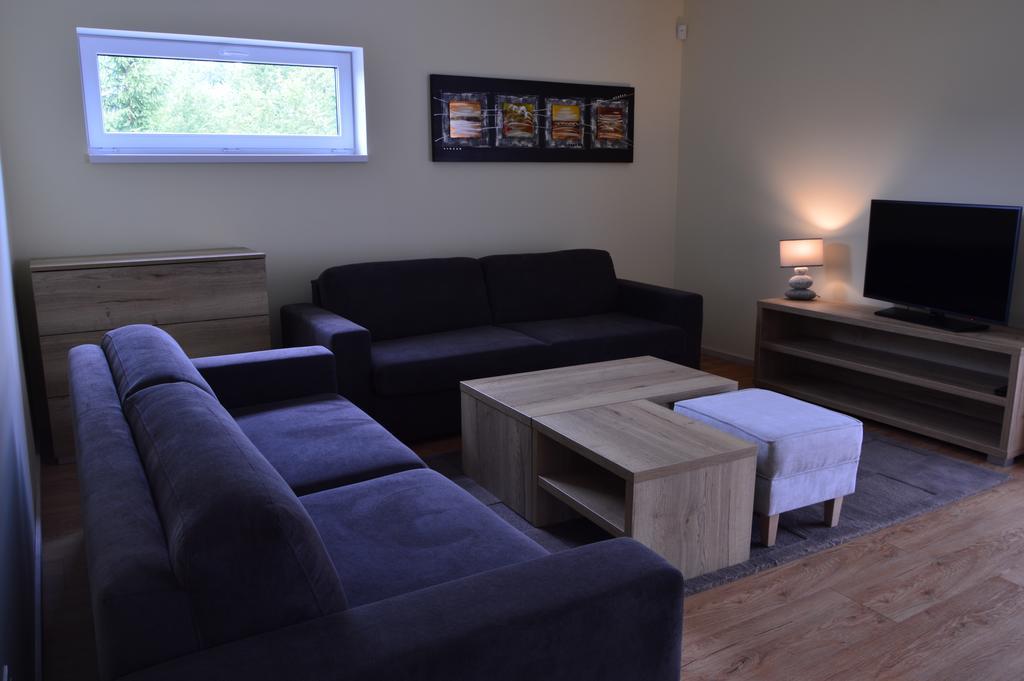 Apartmanovy Dom Krivan Bešeňová Exteriör bild