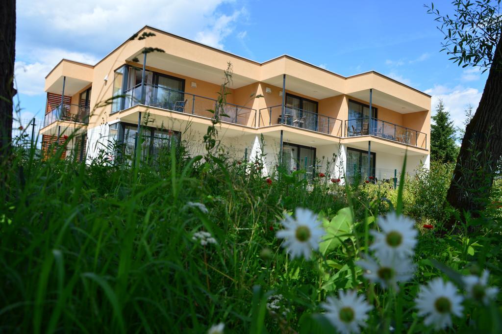 Apartmanovy Dom Krivan Bešeňová Exteriör bild