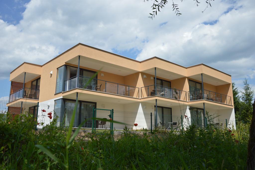 Apartmanovy Dom Krivan Bešeňová Exteriör bild