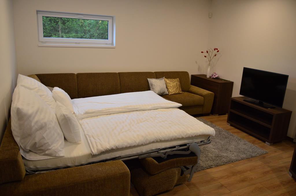 Apartmanovy Dom Krivan Bešeňová Exteriör bild
