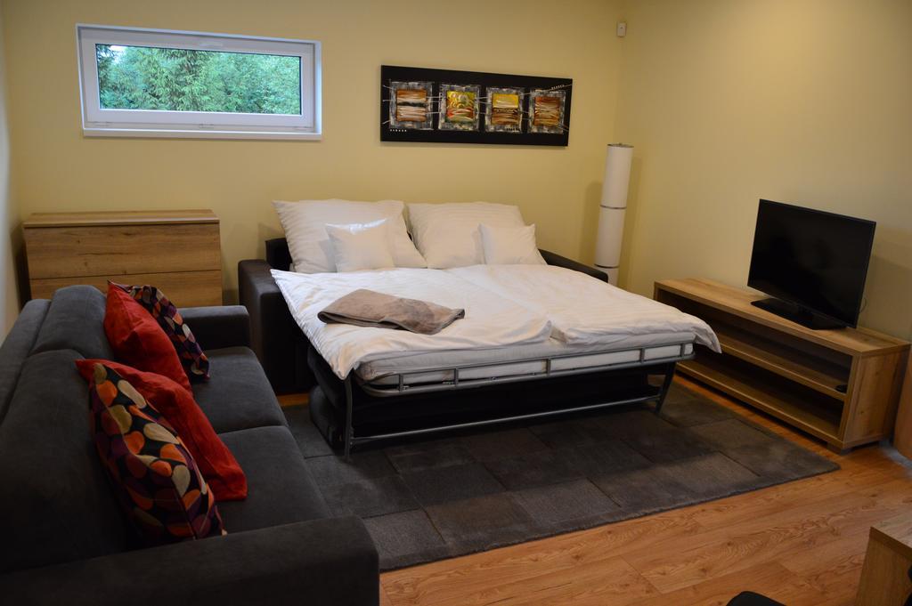 Apartmanovy Dom Krivan Bešeňová Exteriör bild