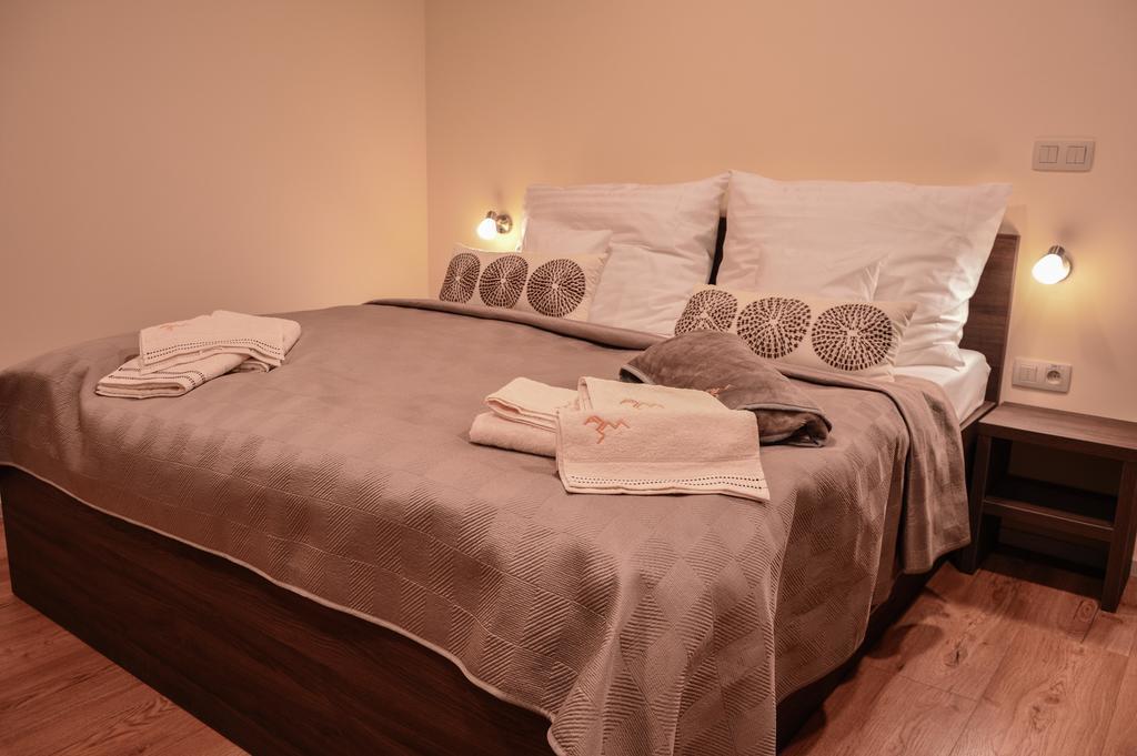 Apartmanovy Dom Krivan Bešeňová Exteriör bild