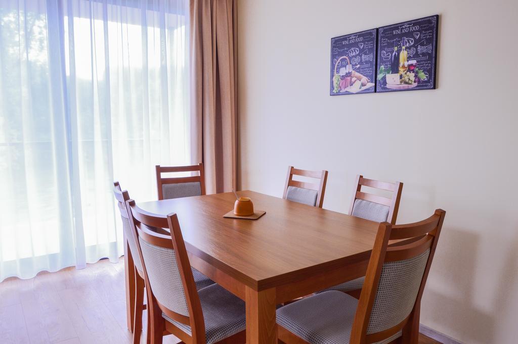 Apartmanovy Dom Krivan Bešeňová Exteriör bild