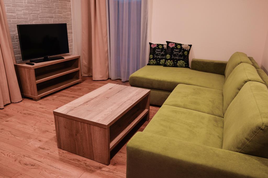 Apartmanovy Dom Krivan Bešeňová Exteriör bild