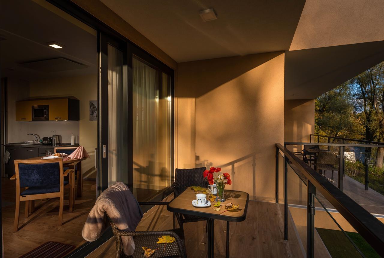 Apartmanovy Dom Krivan Bešeňová Exteriör bild