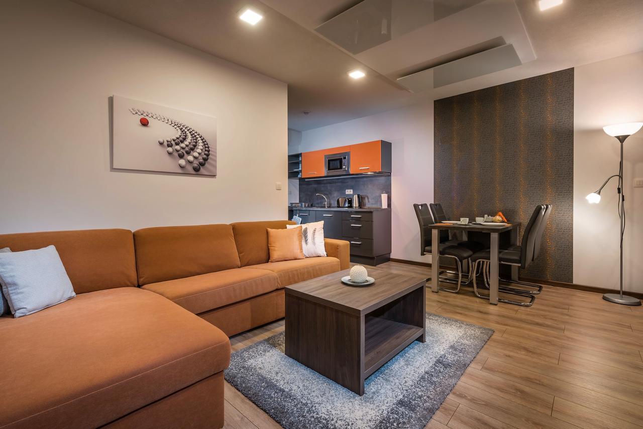 Apartmanovy Dom Krivan Bešeňová Exteriör bild