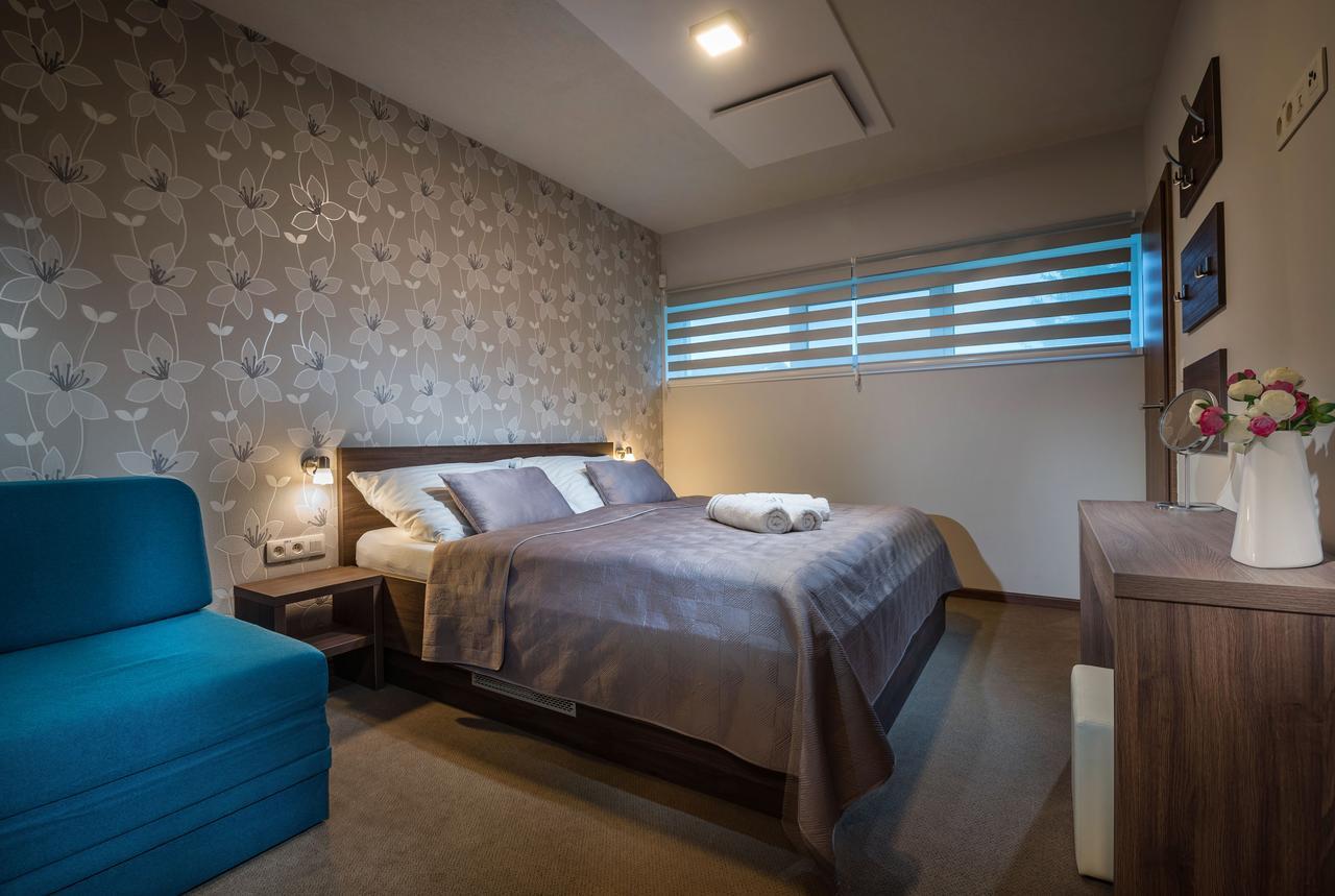 Apartmanovy Dom Krivan Bešeňová Exteriör bild