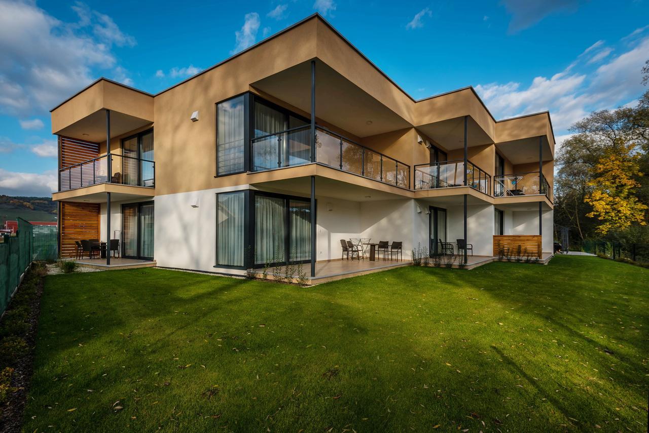 Apartmanovy Dom Krivan Bešeňová Exteriör bild