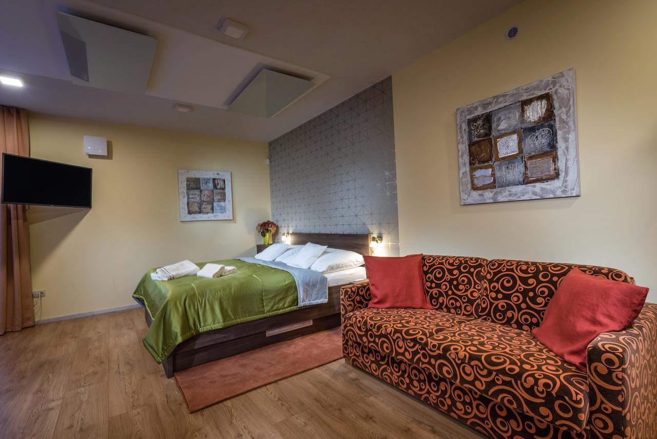 Apartmanovy Dom Krivan Bešeňová Exteriör bild